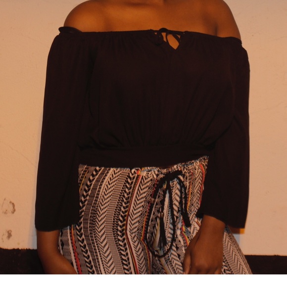 Crop Blouse- Black - Picture 2 of 3